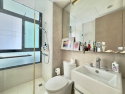 RiverGate (D9), Apartment #529918181